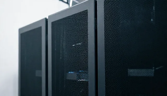 服务器托管中短视频运营的网络技术选型建议